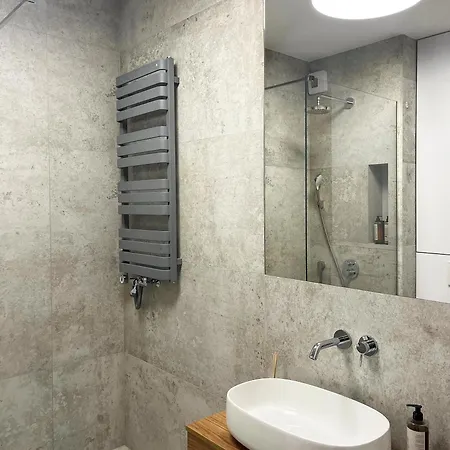 Grunwald - Wieruszowska 2 דירה *